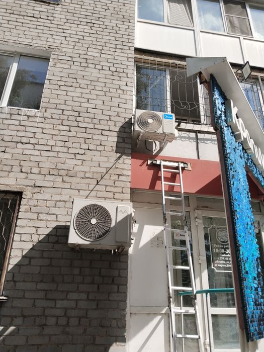 Установка кондиционера..