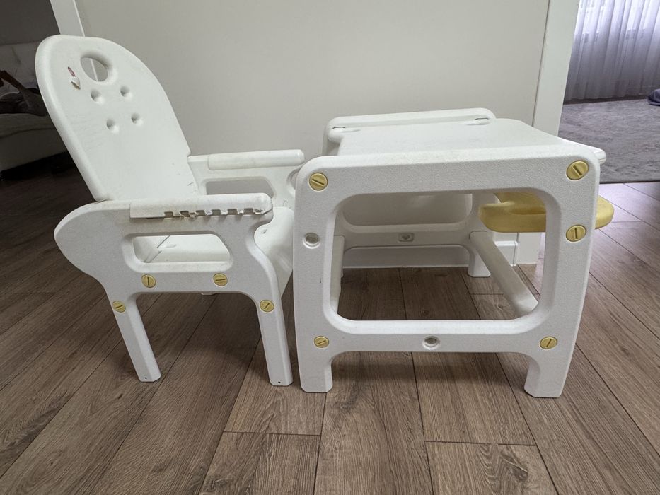 Детский стол для кормления со стулом
