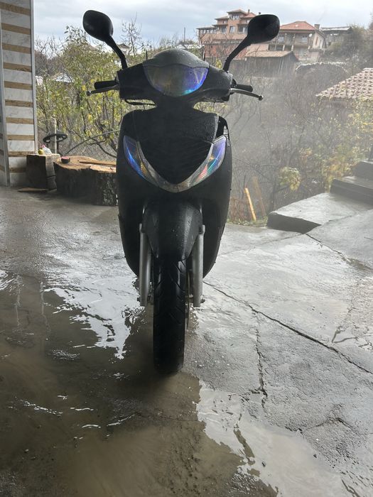 Продавам Honda sh 150 i 2010