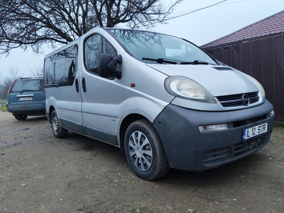 Vând Opel Vivaro