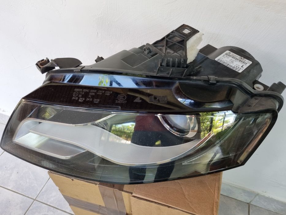 Far xenon original Audi A4 b8 stînga 8K0 941 003P