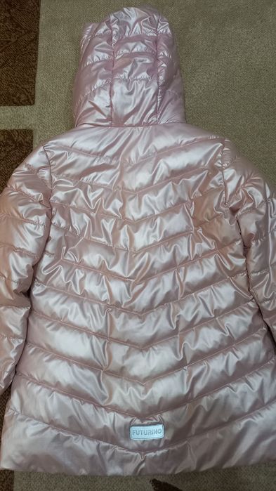 Продам куртку для девочки