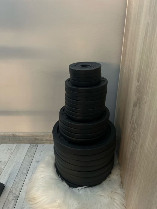 Тежести + 2 лоста за дъмбел  и 4 щипки