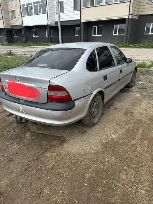 Продам Опель вектро б 1998