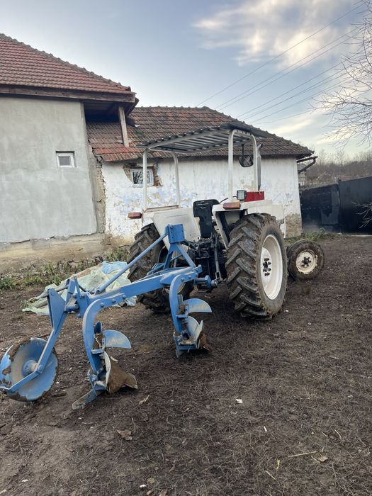 Vand tractor Lambourghini R654