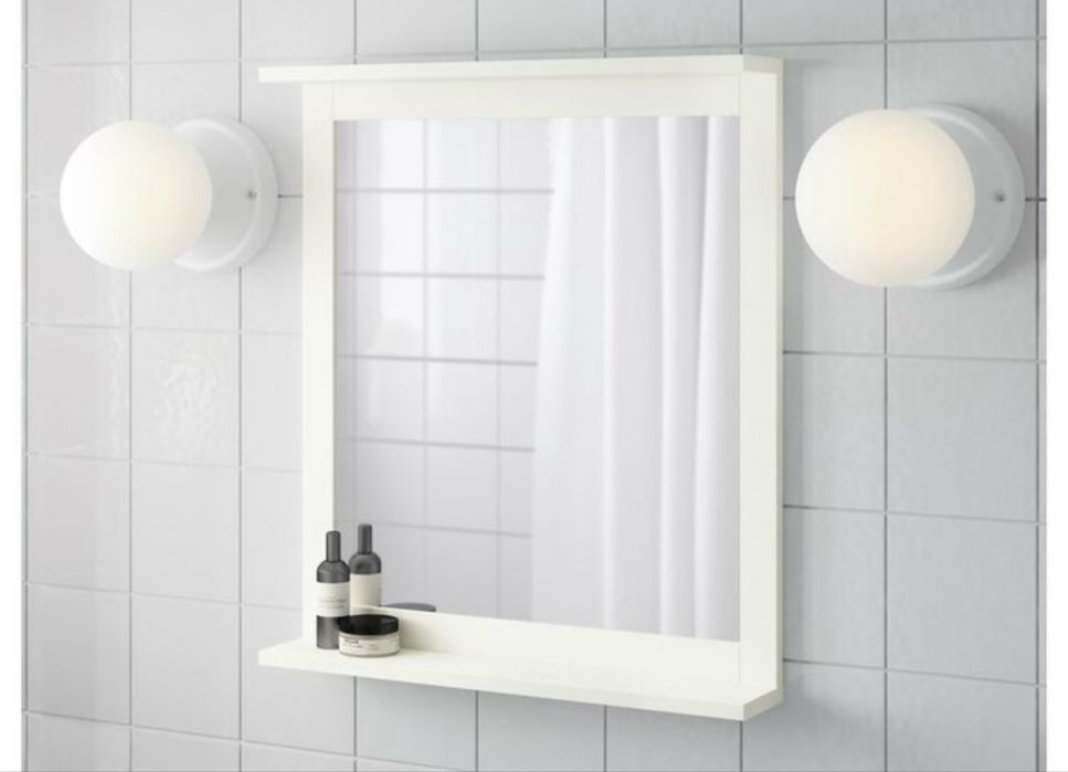Oglindă IKEa cu ramă albă + instalație LED tip Hollywood – stare foarte bună