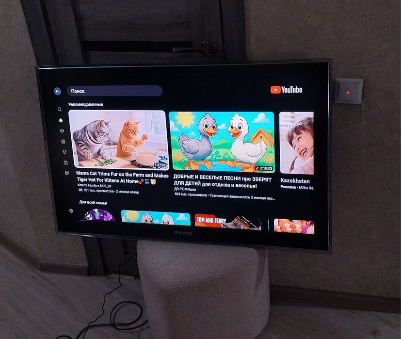 Телевизор Samsung 81см со смарт приставкой.