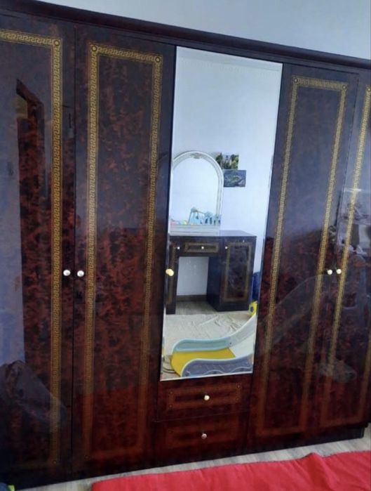 Спальный гарнитур