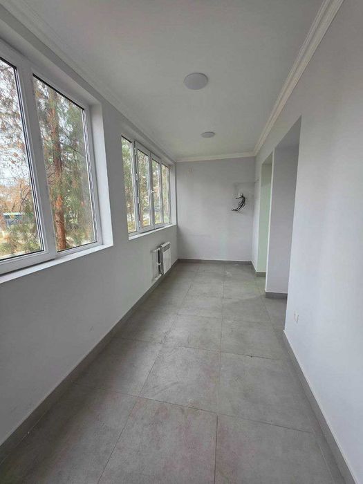 Сдается 67 кв м на первой линии (АС)