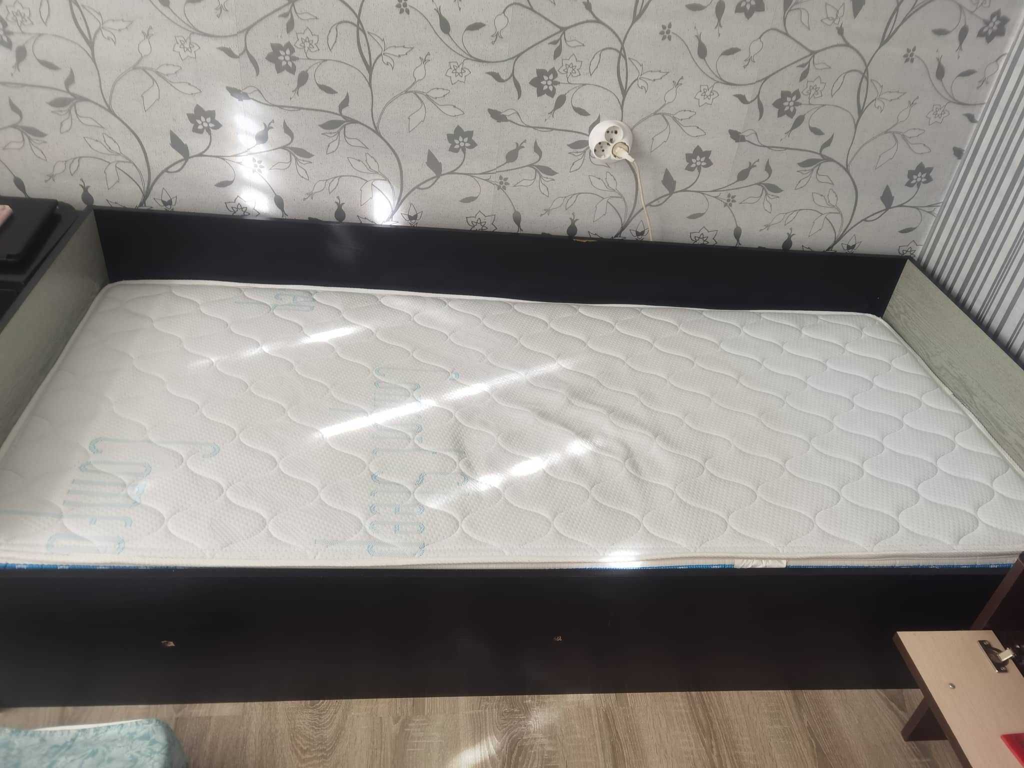 Единично легло + еднолицев матрак гр. Ботевград • OLX.bg