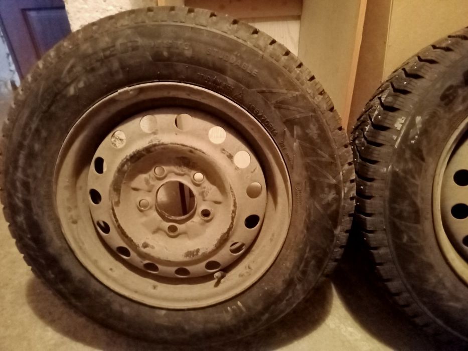 Продам шины с диском