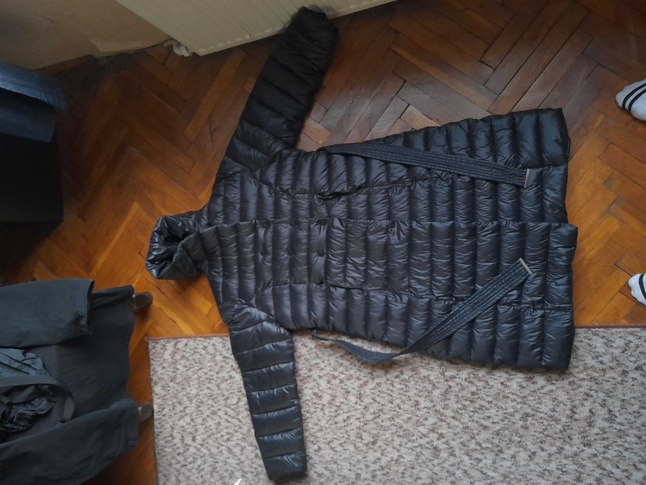 Яке с колан и качулка