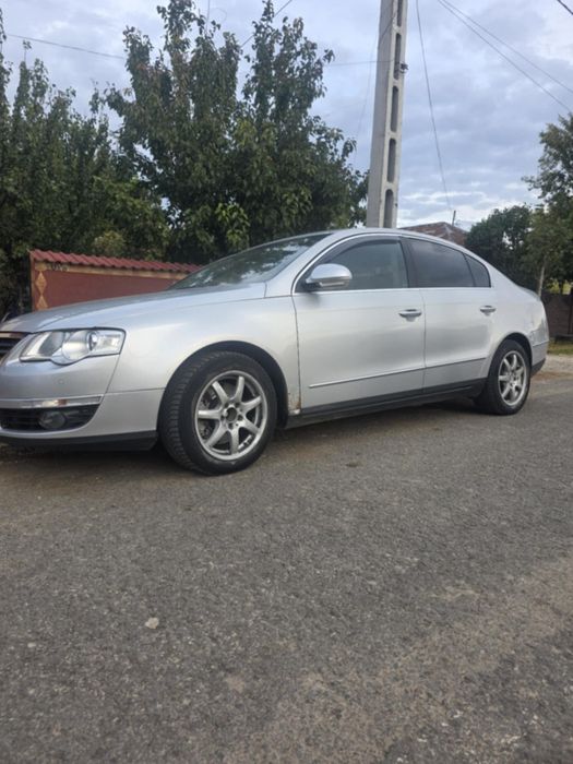 Vand wv pasat în stare foarte bună merge și trage bine