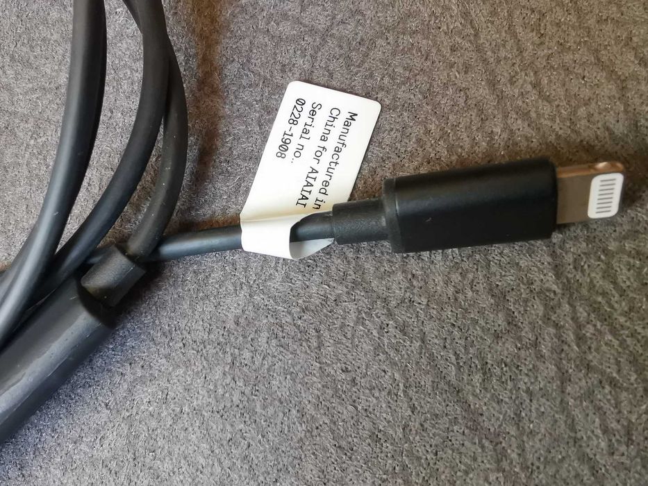 AIAIAI Cablu casti cu microfon ligtning (pentu Apple ) cu jack ca nou