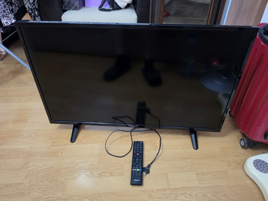 Televizor LED 99 cm HD, Finlux 39FHA4001, suport, telecomanda