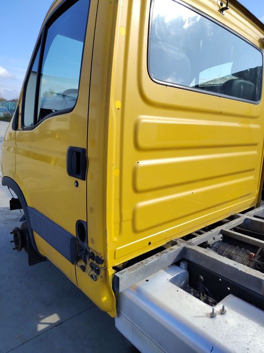 Шаси с кабина Iveco Daily 300см , двигател 3.0 Евро5