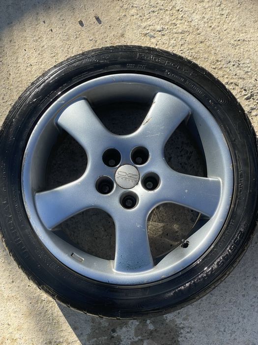 Гуми с Джанти 235/45R17