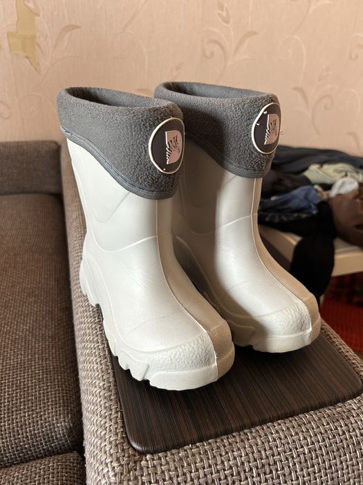 Продам детские резиновые сапоги