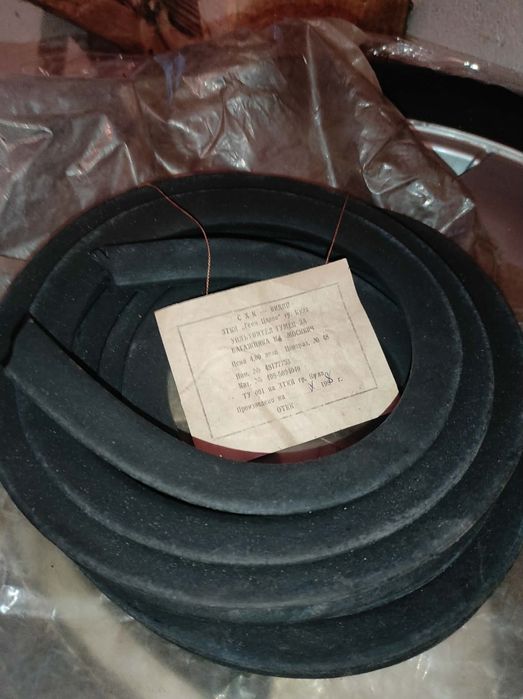 Уплътнение за стъкло и багажника  москвич  408