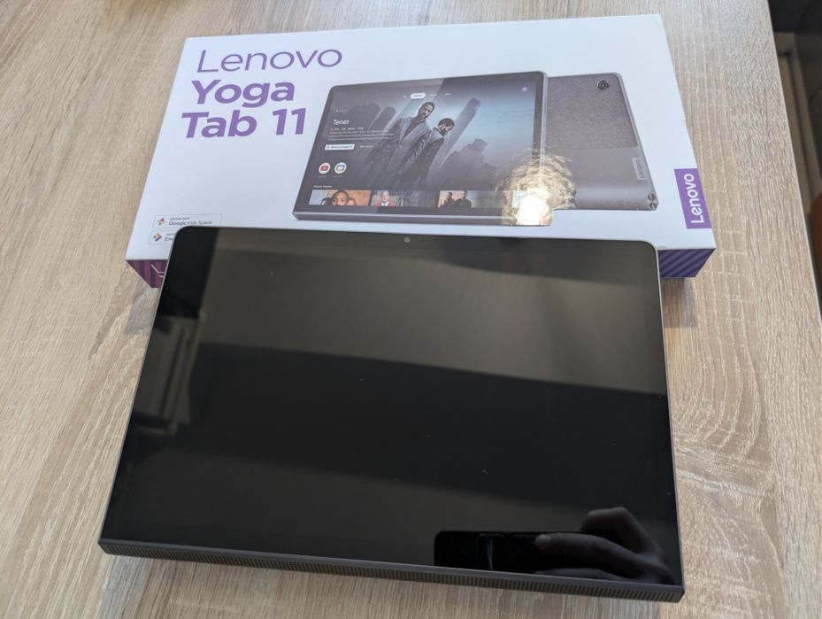 Vând tabletă Lenovo Yoga Tab 11