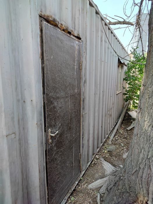 Продам 2 контейнера