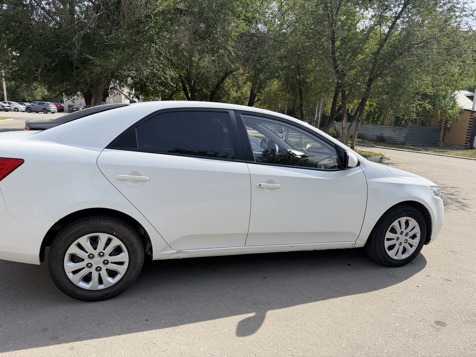 Автомобиль  kia cerato