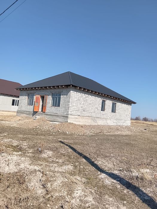 Үй сатылады үлкен отбасыға қолайлы