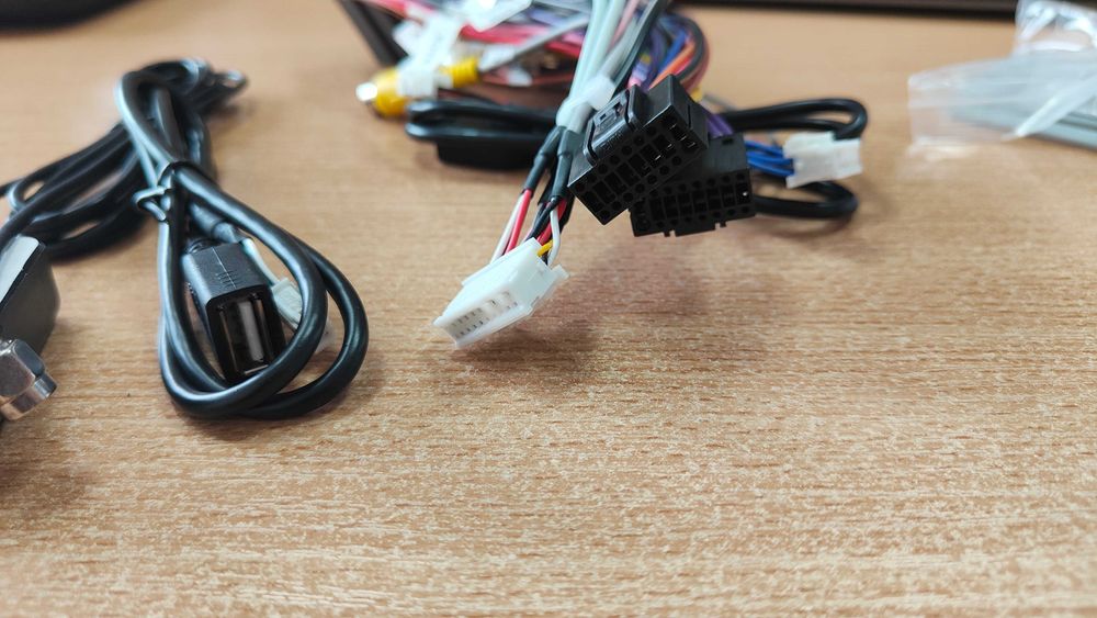 ESSGOO Универслана мултимедия за автомобил