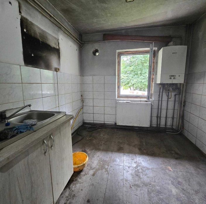 Apartament 3 camere decomandat, str. Neculau, Petru Poni Iasi