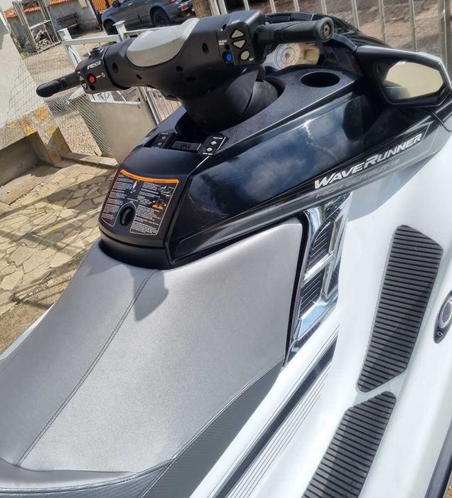 Двет YAMAHA Waverunner 1800