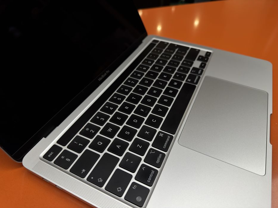 Apple MacBook Pro 13 M1 / 16GB / 512GB SSD / True Tone / Silver