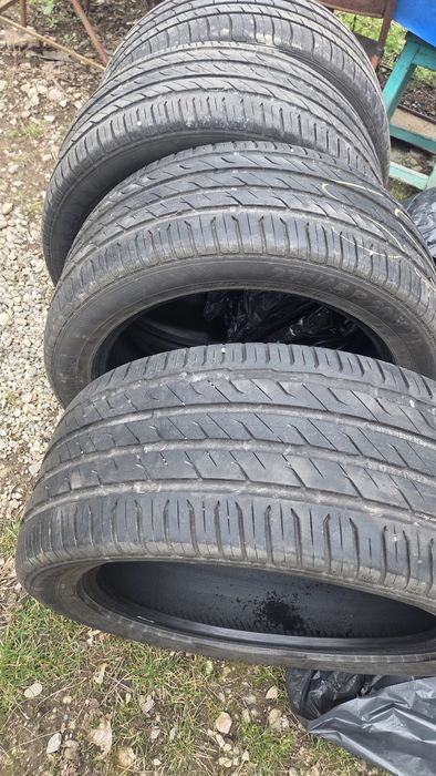 Vând 4  anvelope vara 275 45 20