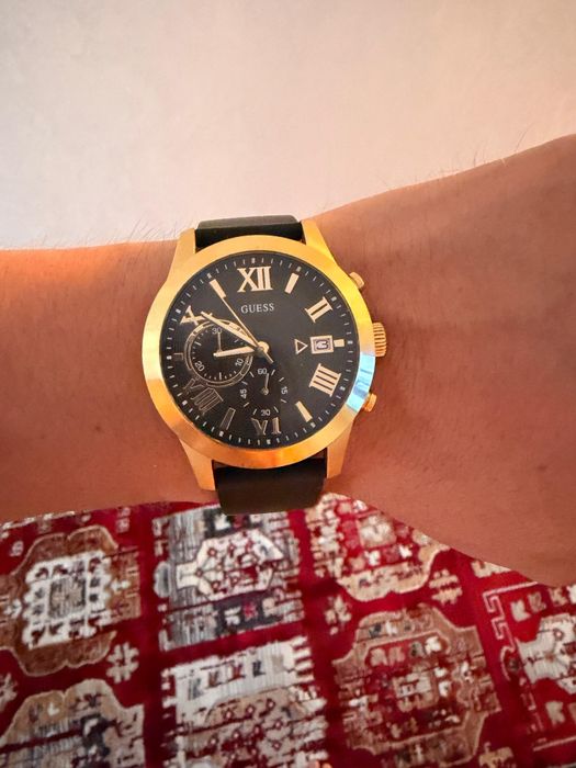 Часы GUESS в очень хорошем состоянии