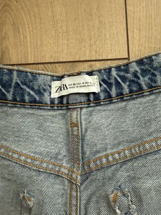 Pantaloni scurti jeans Zara