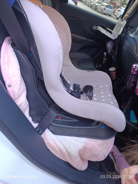 Столче за кола с функция сън