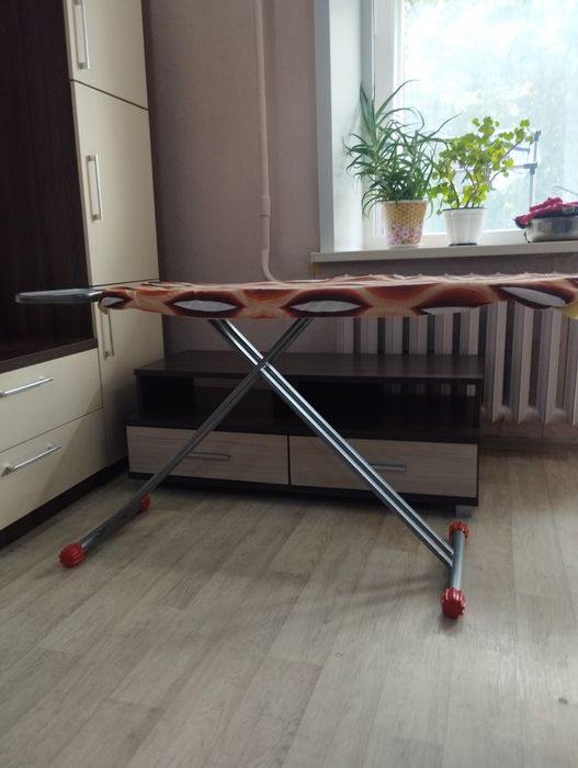 Продается гладильная доска.