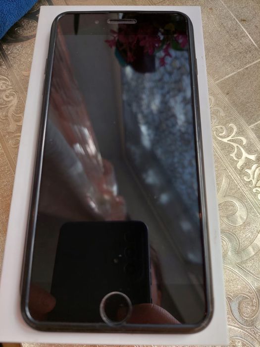 Айфон 7 плюс  128 gb