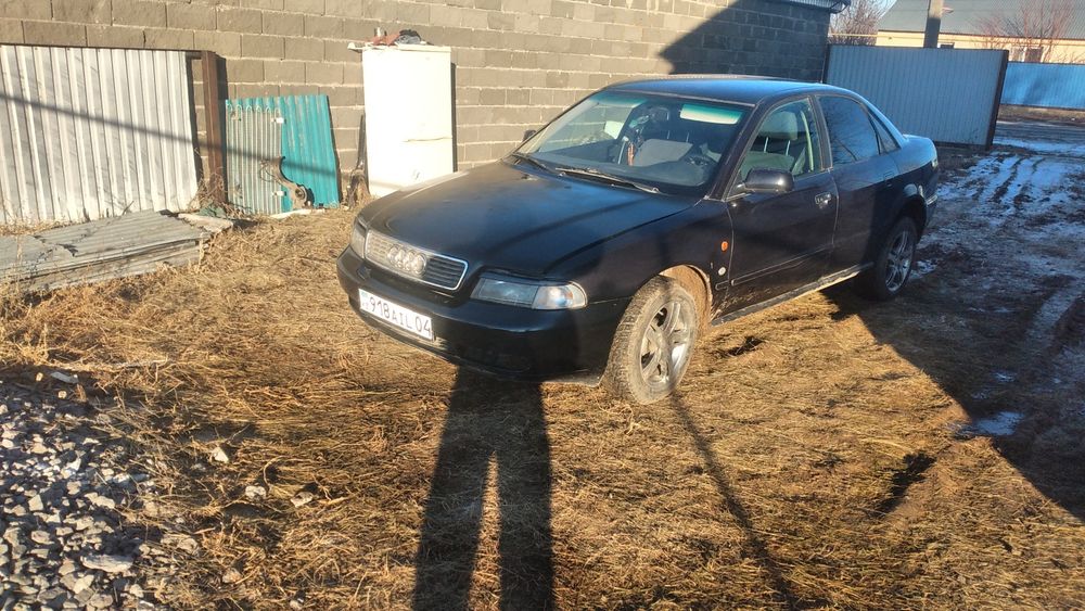 Продам аудио а4 .на ходу об.16 .1996 выпуска.