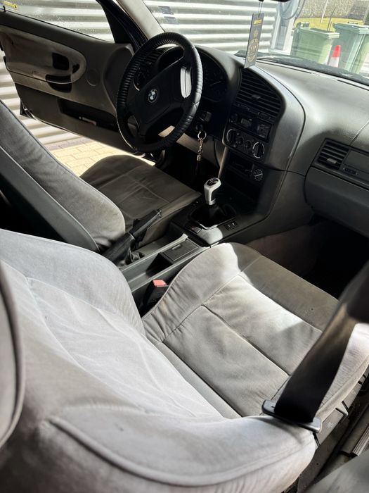 Продавам BMW e36 Седан