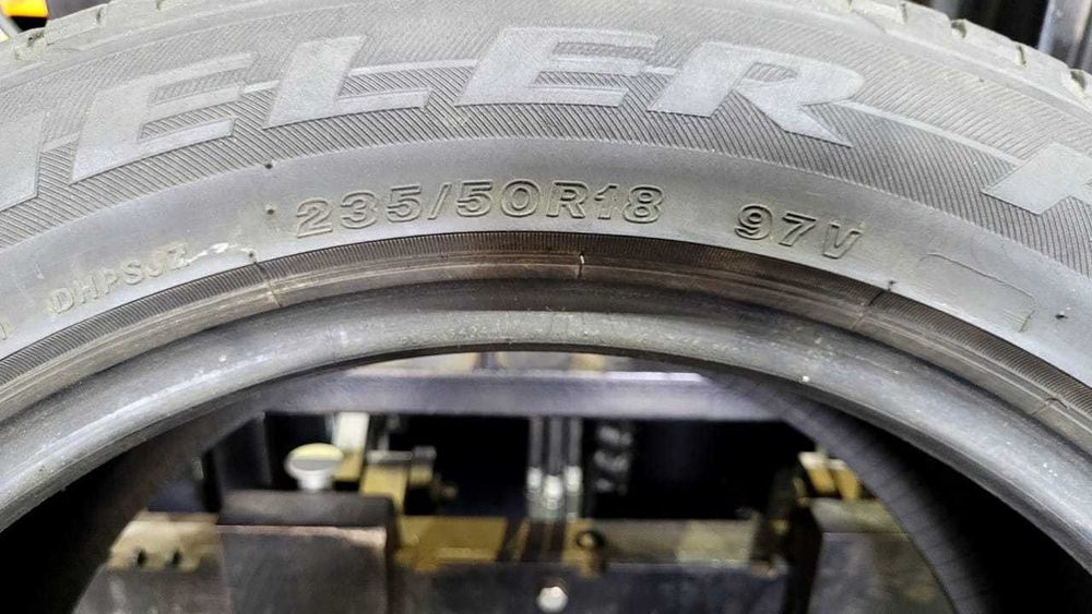 Шины б/у, летние Bridgestone  235*50*R18