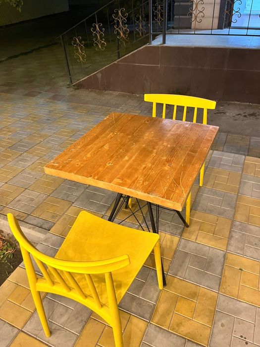 Стол в хорошем состояний