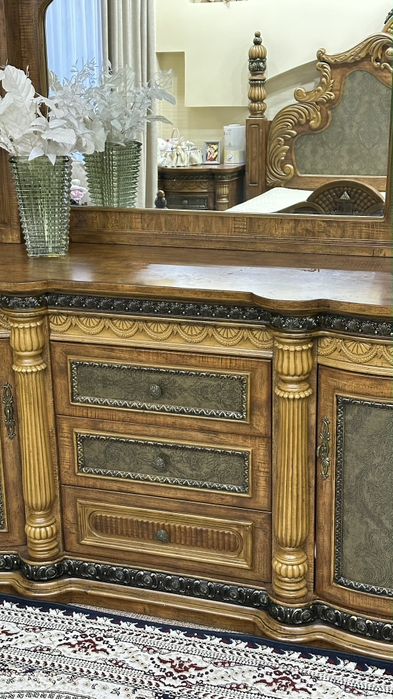 Спальный гарнитур