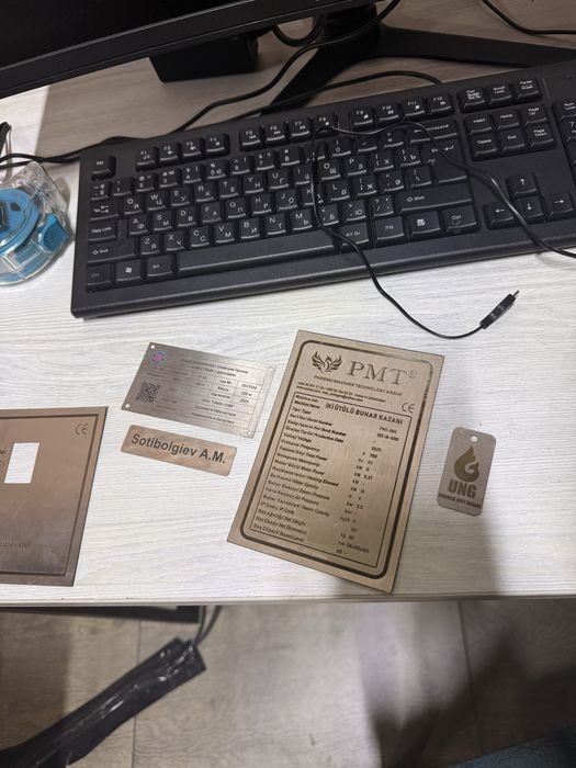 Metal tablichka gravirovka