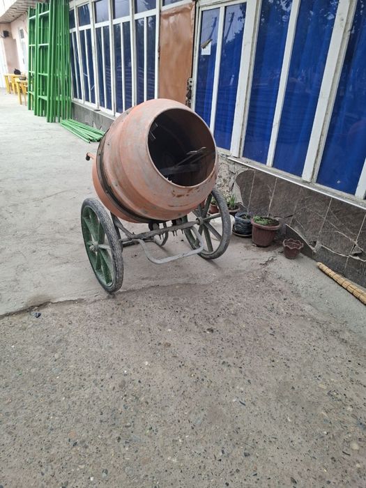 Mishalka._ beton qoradigan.