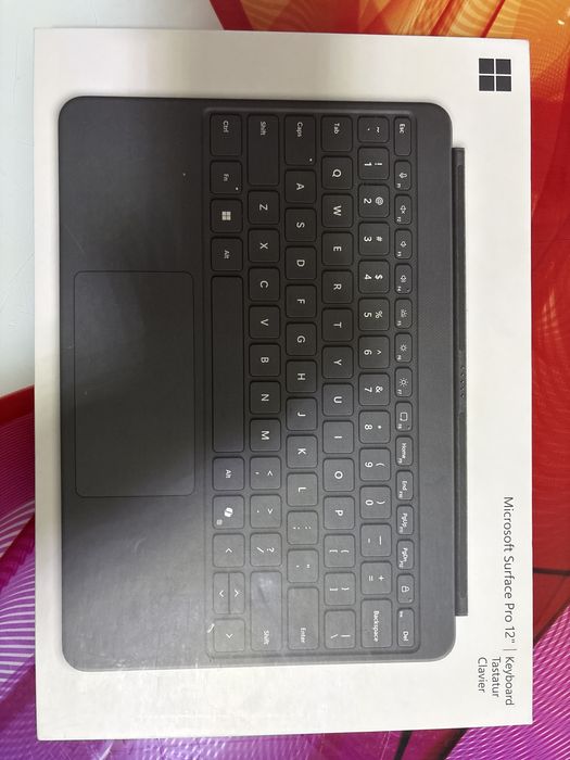 Laptop Microsoft Surface Pro 12 + Tastatura MICROSOFT SURFACE PRO 12