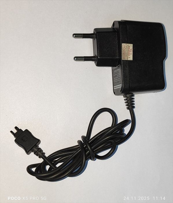 Сетевое зарядное устройство для Sony Ericsson T610