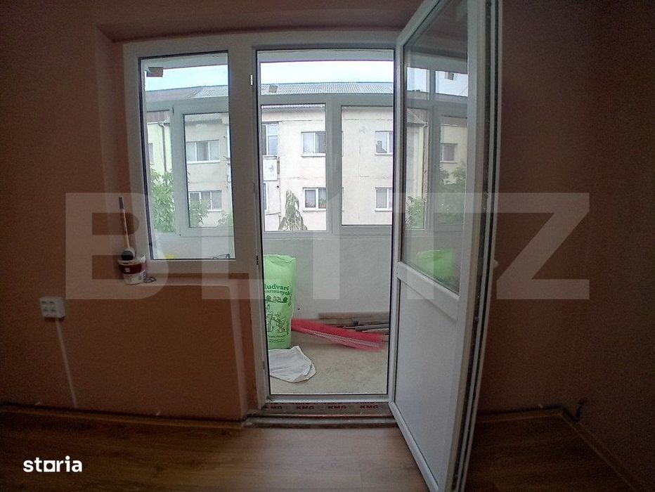 Apartament renovat cu 2 camere decomandate si garaj in Dumbrava Nord Z — fotografia 2