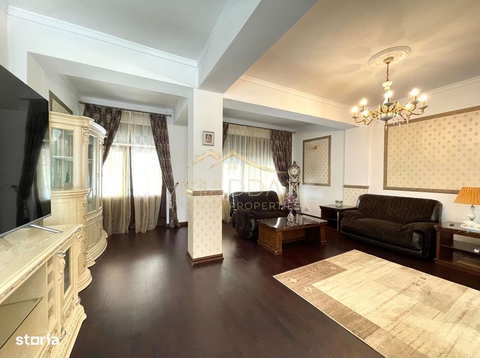 Vila 7 camere**Lake view**Ponton privat**Piscina**Teren 933 MP//Balote