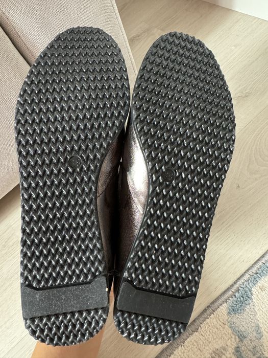 Продам женскую обувь