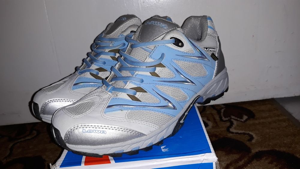 Обувки LOWA Gore-Tex